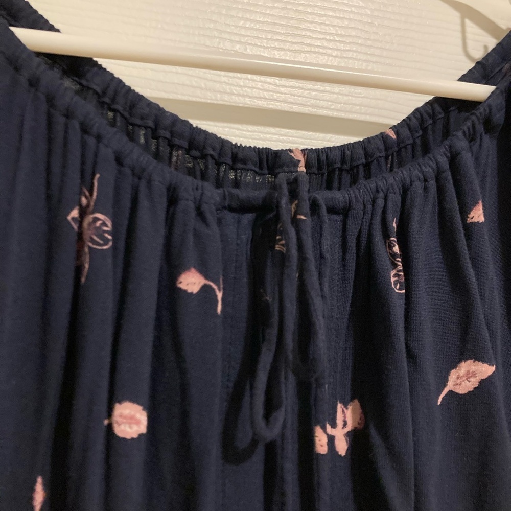 LOFT Women’s Midnight Blue Blouse Top with Rose Accents Sz. XL - Picture 6 of 6